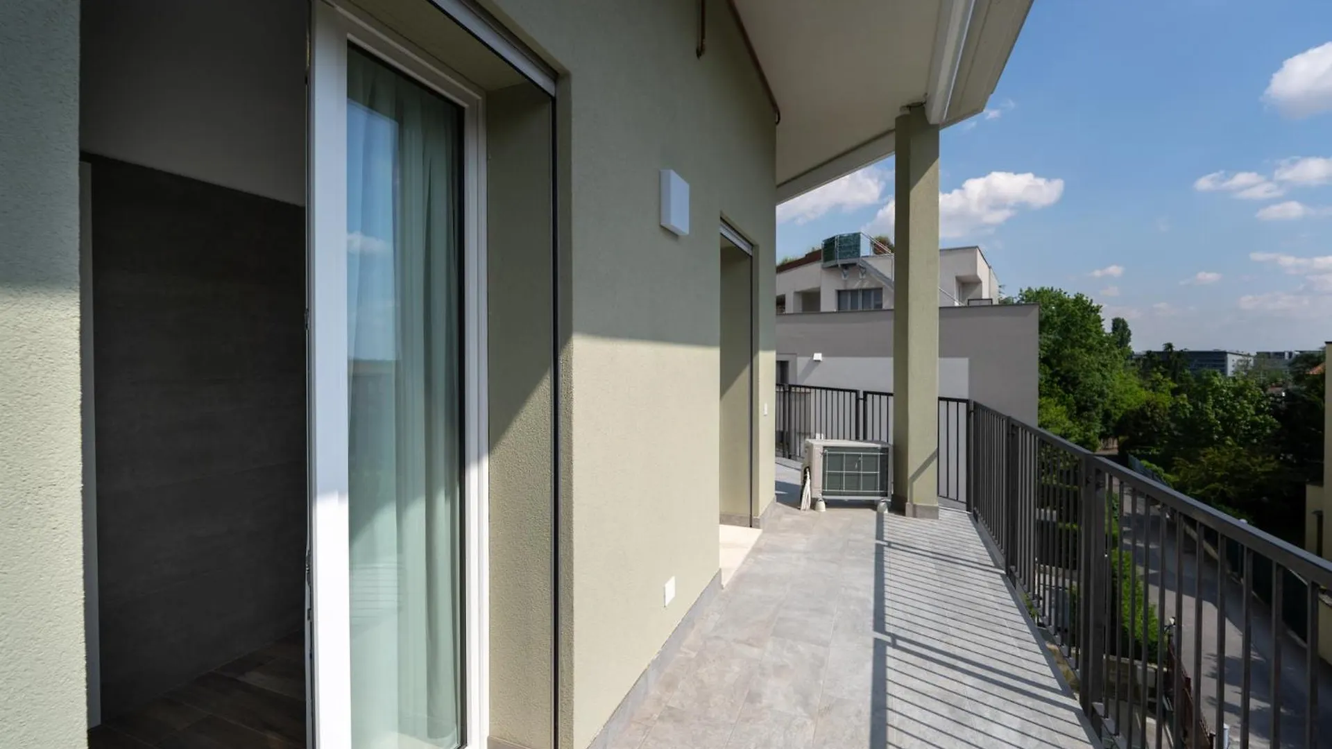 Villa Zina - Apt Verde - 10 Min From City Centre And Airport Bergamo Apartment